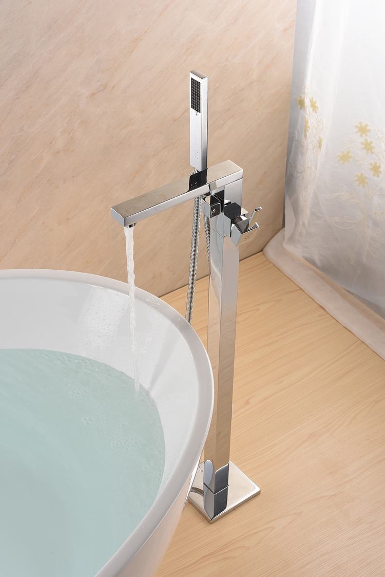 Grifo de llenado de tina independiente de montaje en piso de cromo pulido para baño de venta caliente