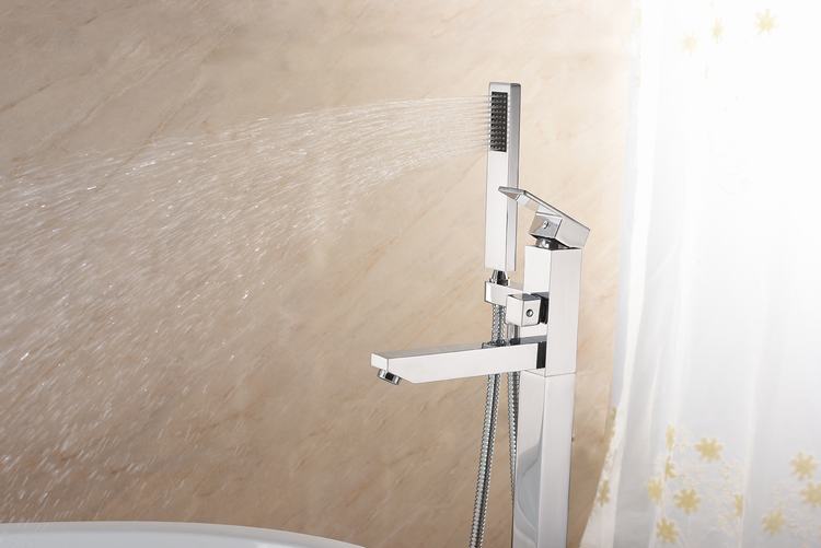 Grifo de bañera de ducha independiente Artículos sanitarios Relleno de bañera de montaje en piso de latón cromado pulido con CUPC