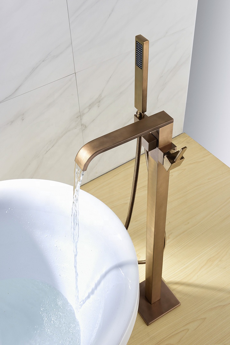 Grifo de bañera independiente de suelo de latón de diseño italiano, grifo mezclador de bañera de Stansing gratuito contemporáneo, juego de ducha de relleno