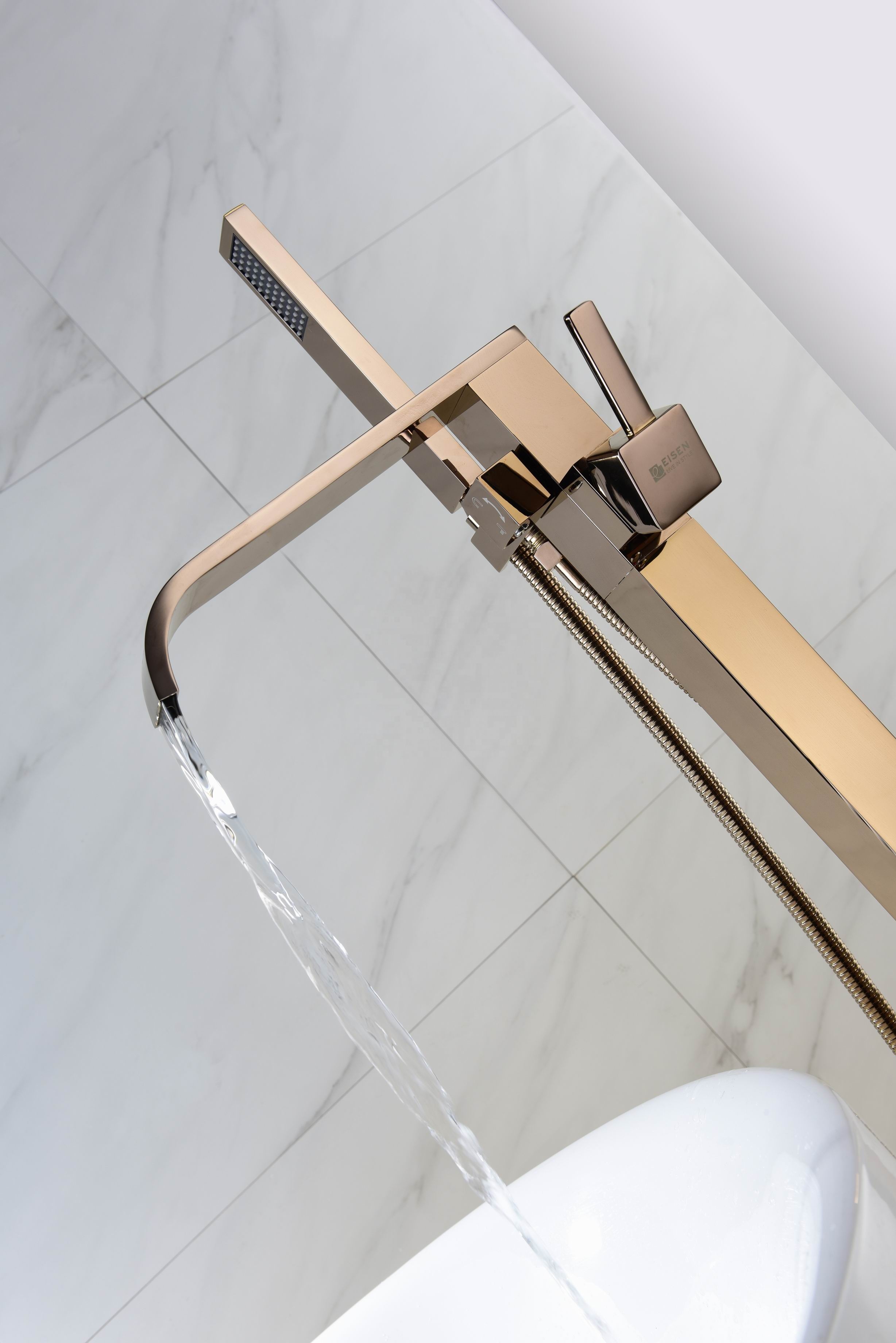 Bestseller de Amazon, nuevo grifo de bañera independiente de latón, relleno de bañera independiente, grifos dorados cepillados, marca de agua